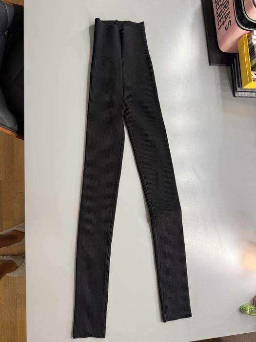 Нов Клин на Alice Evis в черно