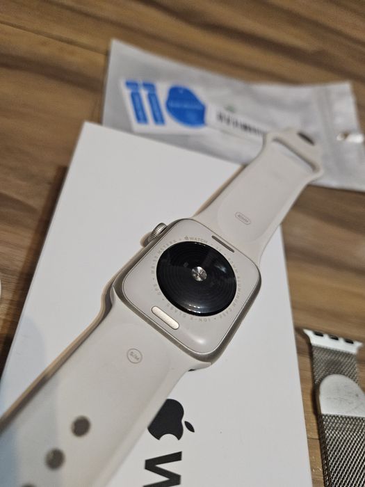 Apple watch SE (gen2) 40 mm Starlight