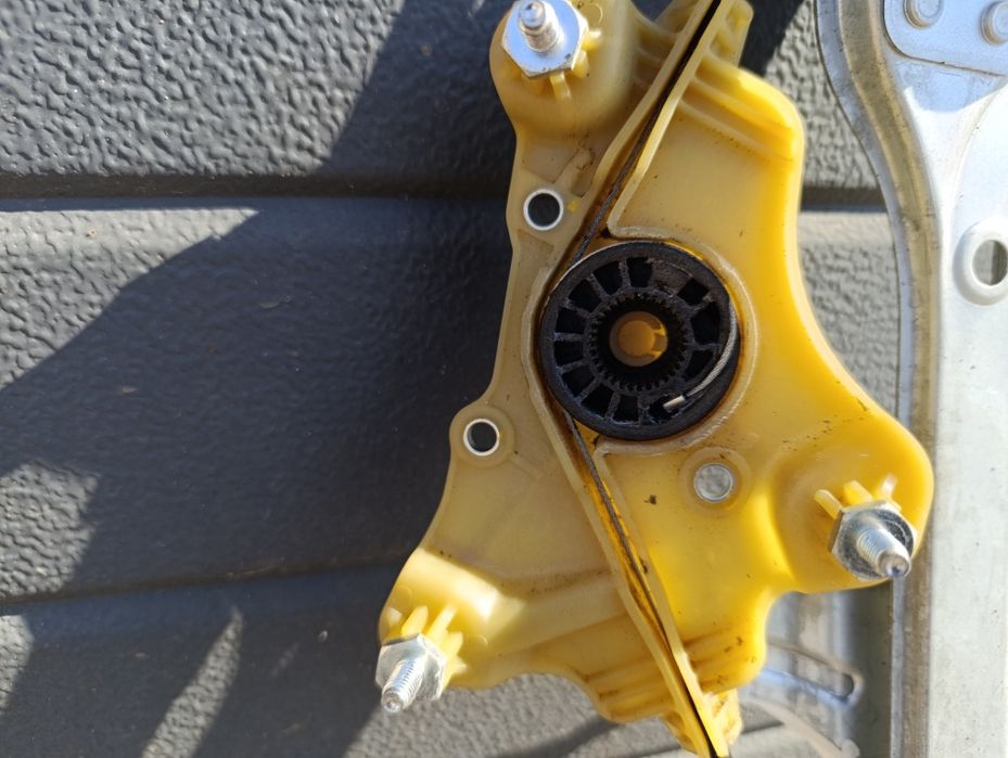 Macara geam spate dreapta Toyota corolla e210 553422-104