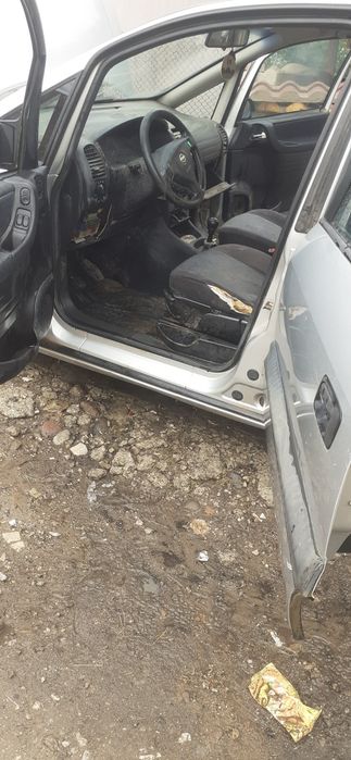 Опел Зафира А 1.6 бензин на части/ Opel zafira na chasti