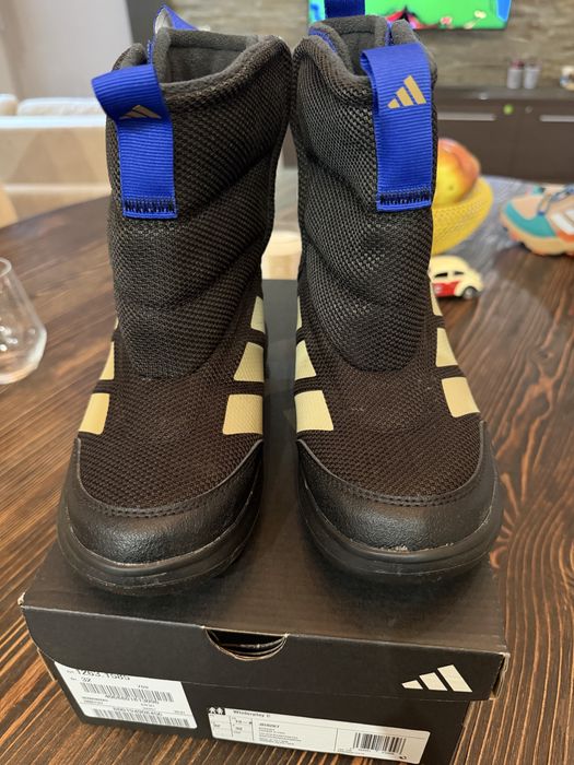 Зимни ботуши за момче Adidas