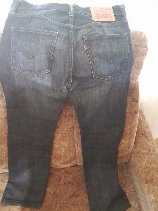 Blugi Levis,originali.