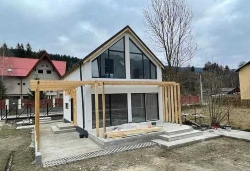 Case modulare pe structura metalica