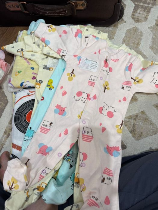 продам детские вещи