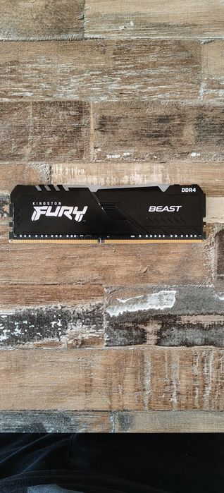 16GB DDR4 3200Mhz CL16 (RGB) - Kingston Fury Beast