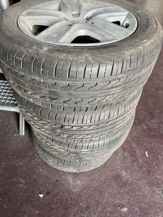 Vand anvelope cu jante starfire 215/55/16 pentru grupul VAG! 5x112