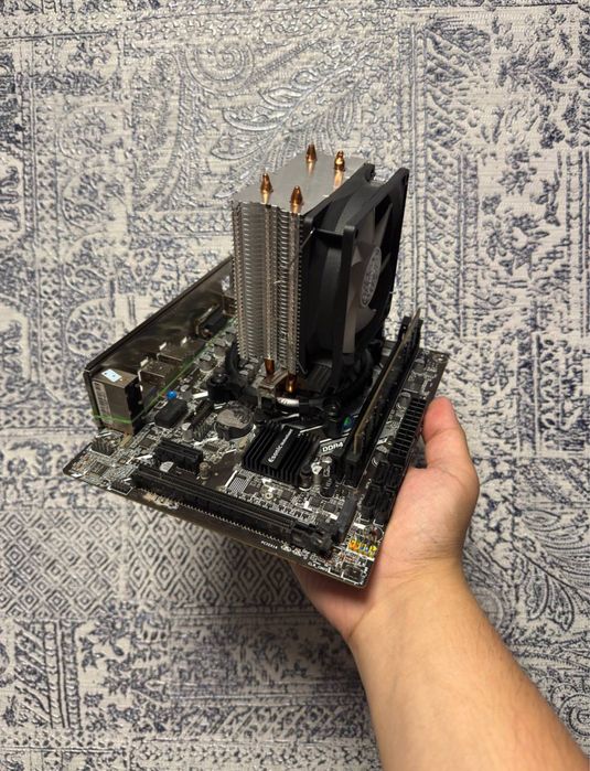 Esonic H110DA M.2 Porti bor I5-7500 DDR4 8gb coller