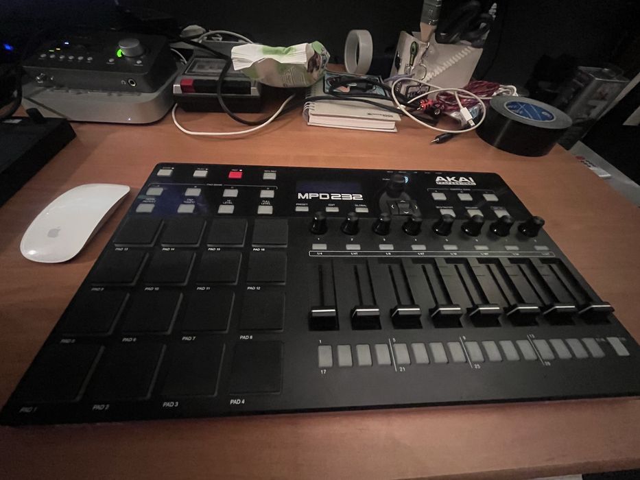 Akai mpd 232 контроллер