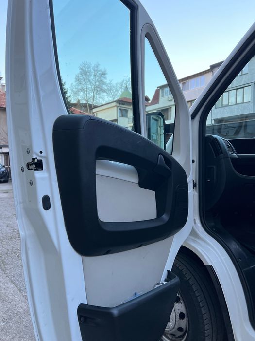 Продавам Пежо Боксер пътна помощ