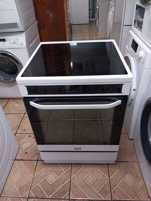 Печка с керамичен плот VOSS Electrolux с PIROLISE с 2 години гаранция