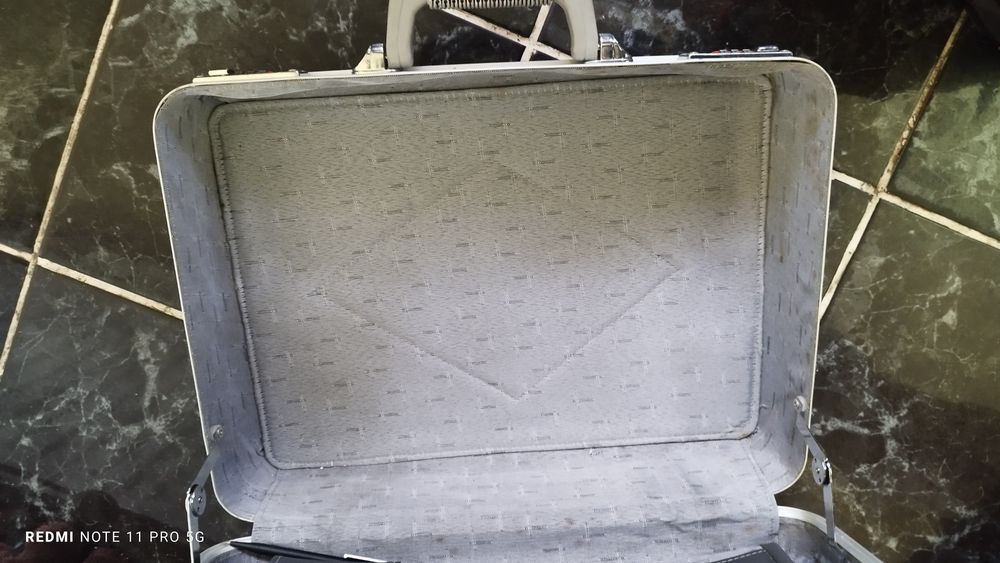 Servietă din Aluminiu