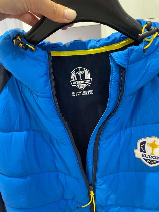 Ветрохка на adidas на “Манчестър Юнайтед”