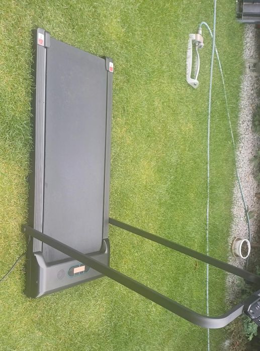 Banda electrica alergare cu boxa integrata