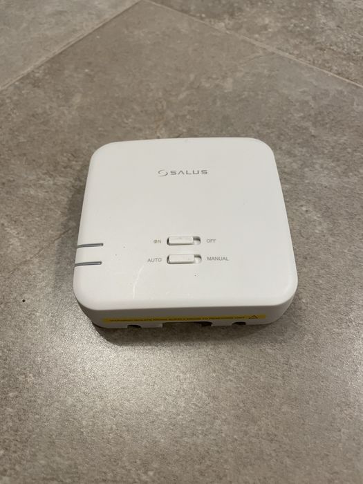 Стаен термостат Sallus RT310RF