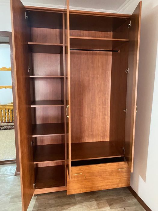 Продам 3х дверный шкаф