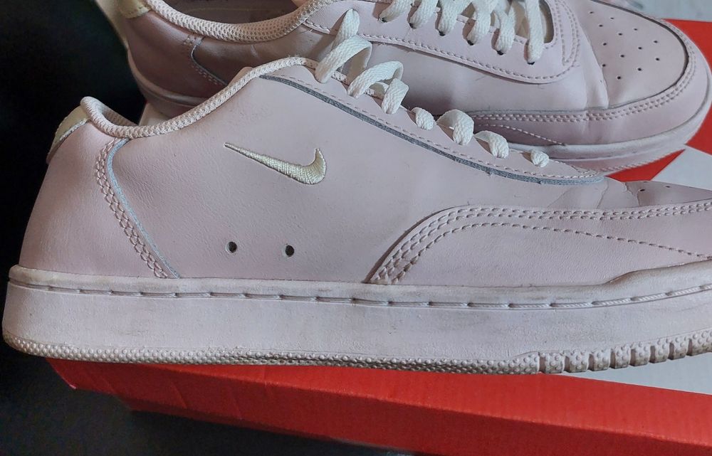 Маратонки Nike и др.