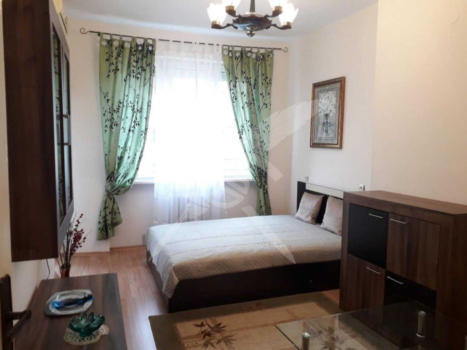 Тристаен апартамент в Центъра, София №181964