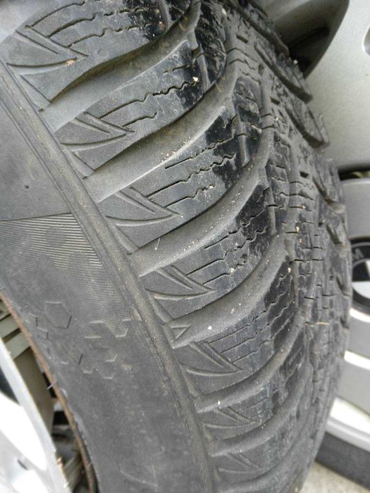 Зимни гуми KUMHO с железни джанти от BMW E36 (185/65/R15)