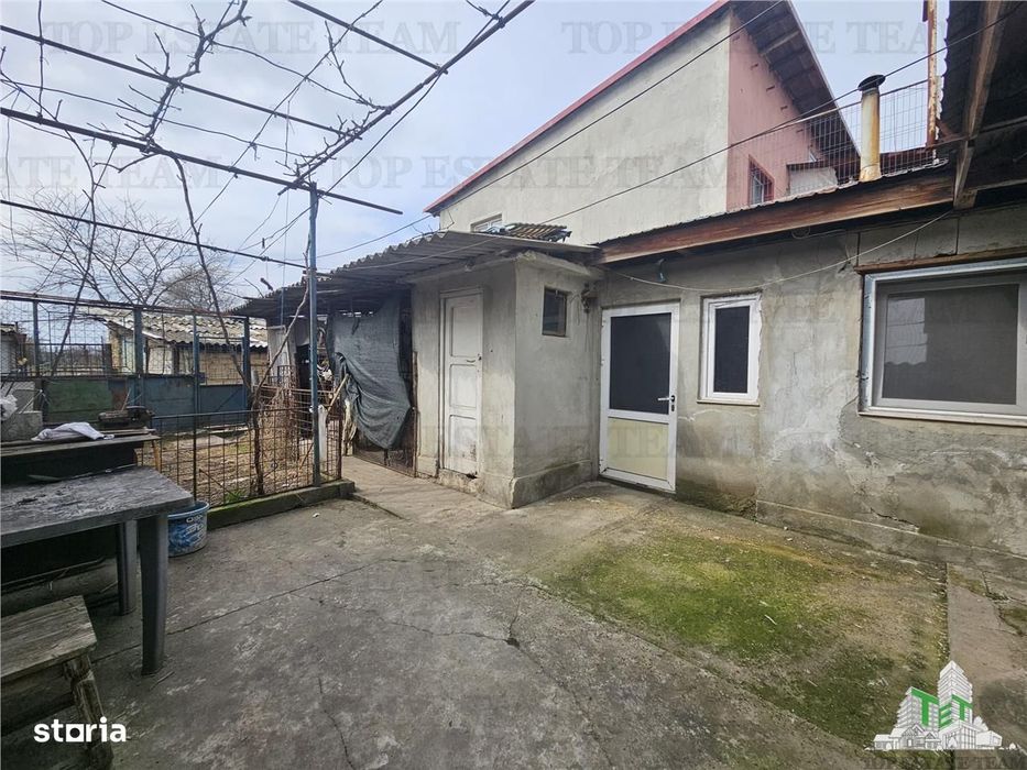 Casa 4 camere plus anexe zona gara Medgidia, Constanta