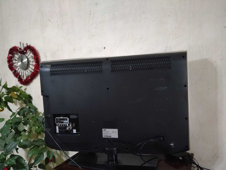 Samsung - телевизор 37 инча - 25 лева