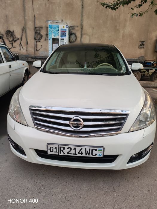 Mashina nissan teana