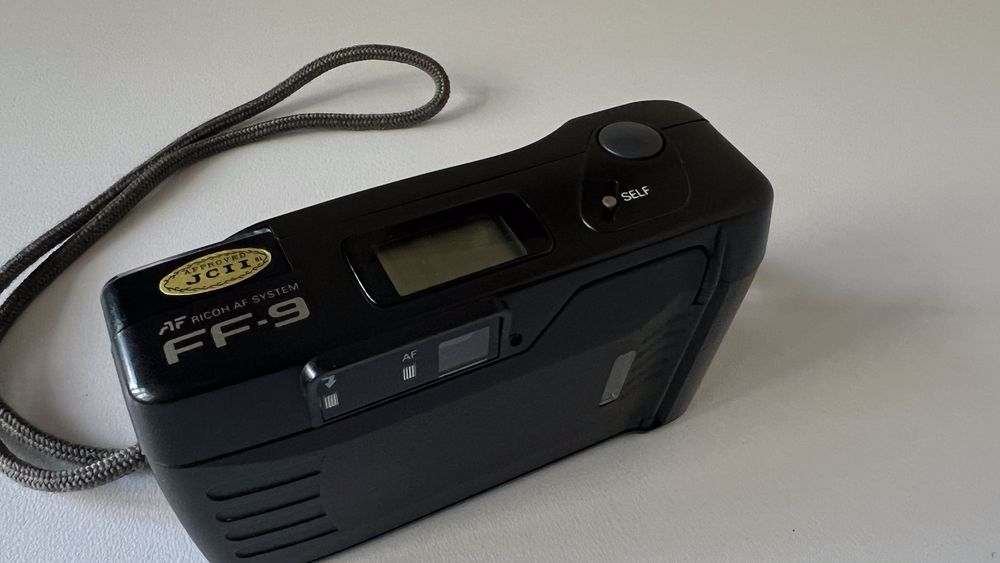 Aparat foto Ricoh FF-9 film de 35 mm, negru