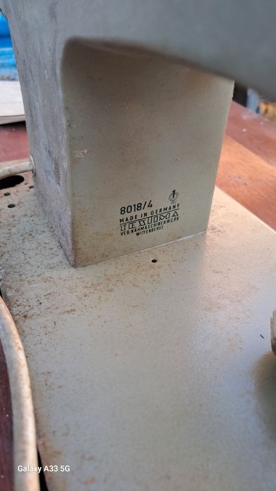 Продавам   ретро шевна машина с педал