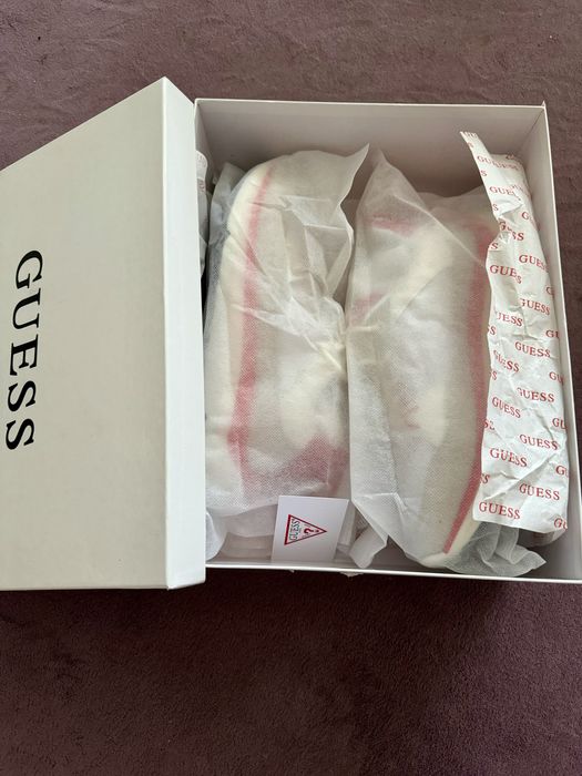 GUESS оригинални ЛЕТНИ сникърси