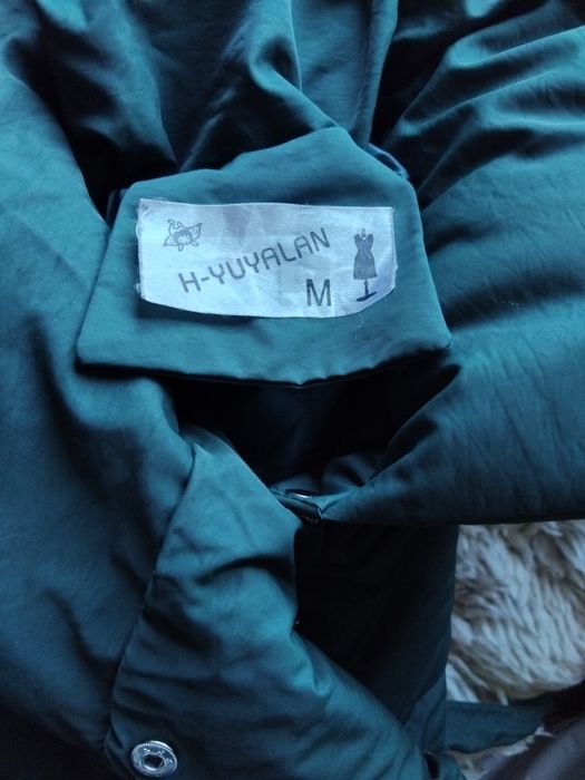 Зелено и бежово зимно яке