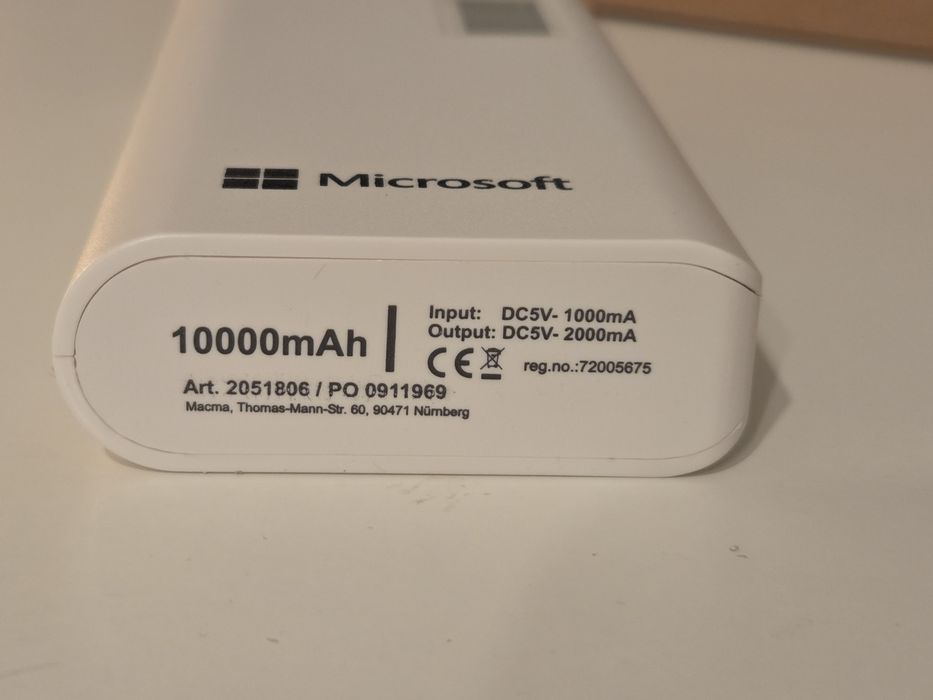 Baterie externa 10.000mAh, cablu USB, lanterna