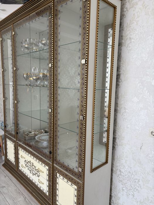 Сервант для гостиной комнаты