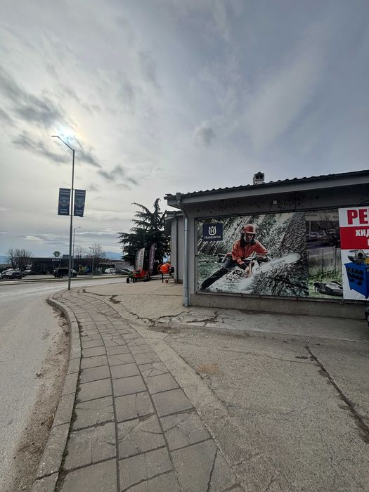 Дава се под наем Магазин в Карлово - 96 кв.м за 548.25 € - Снимка #1