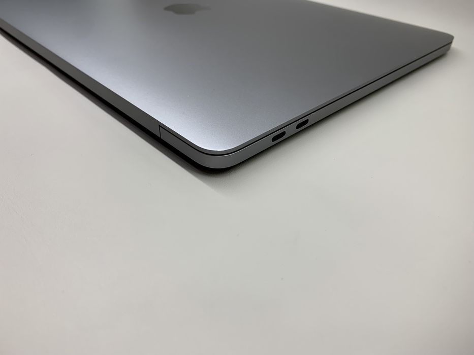 apple Mac book pro 13.3