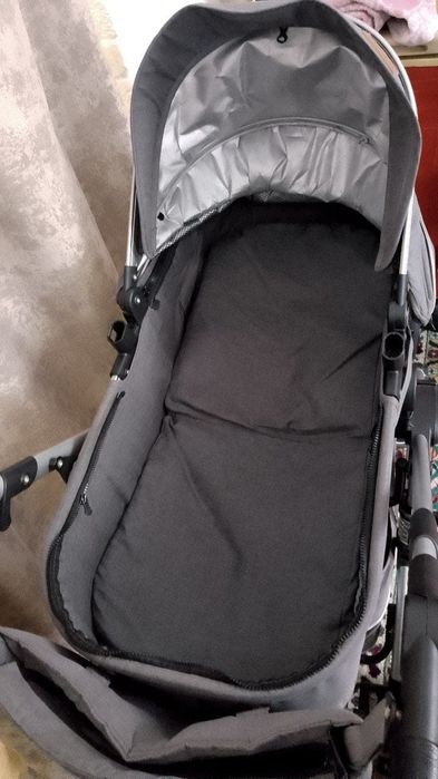 Продам коляску в хорошем состоянии.