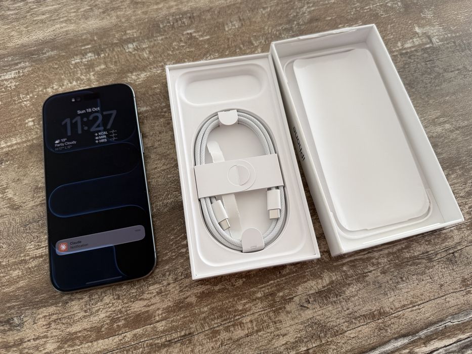 iPhone Air 256GB Sky Blue – отлично състояние, батерия 92%