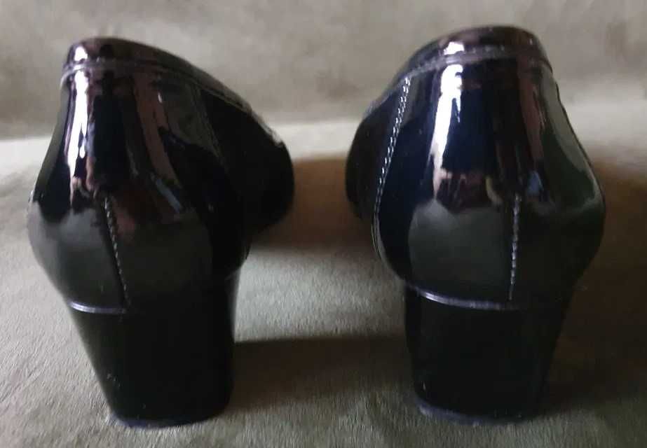 Pantofi de damă din piele naturală modele deosebite