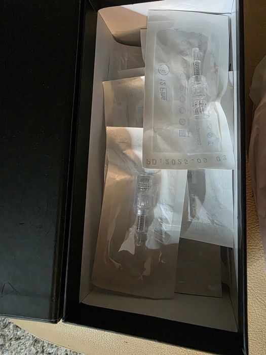 Aparat Microneedle +10 set ace rezerva