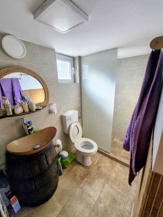 Cabană de închiriat cu spațiu atelier