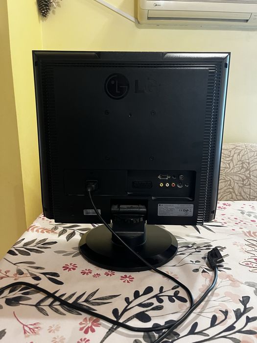 LG Монитор 19инча