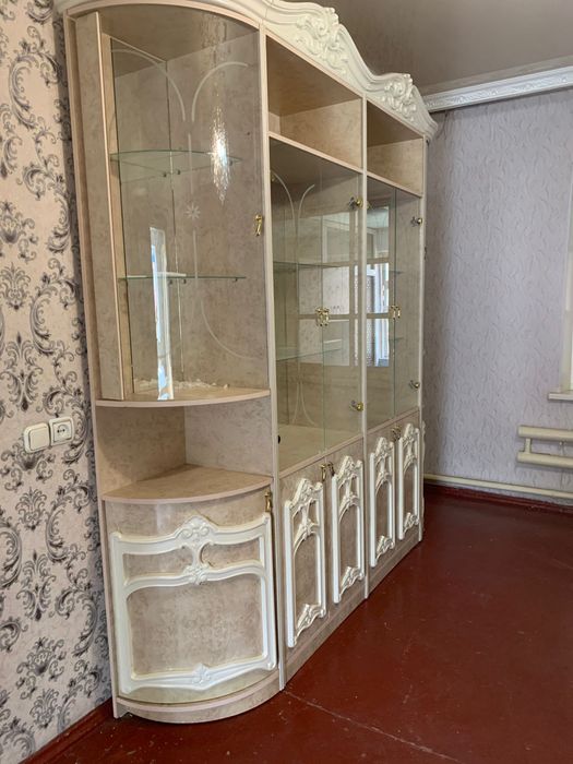 Горка мебель шкаф