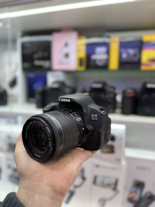 Canon 700 D + 18-55 mm is stm