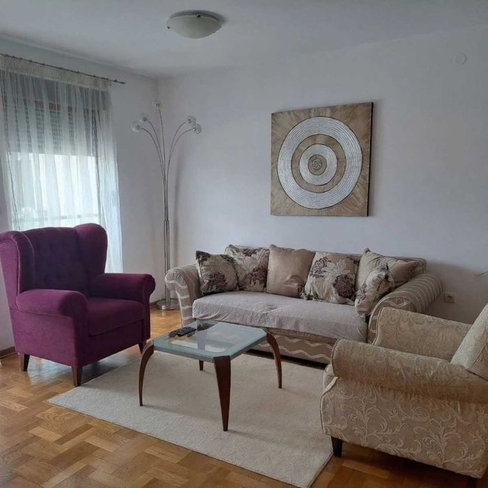 Дава се под наем Двустаен апартамент в Пловдив, Кършияка - 70 кв.м за 348.84 € - Снимка #1