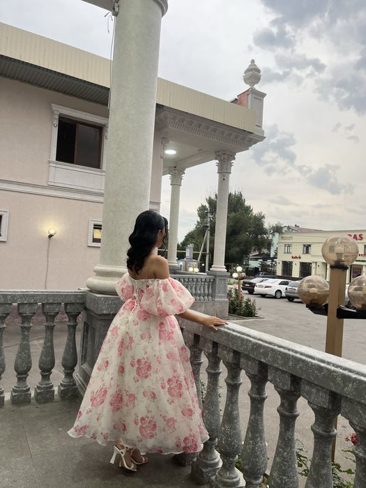 Продам нежное вечернее платье (надето 1 раз)