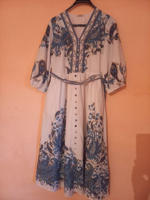 Платья 42 44 рр  сатылады