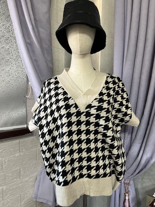 Жилет белый черный