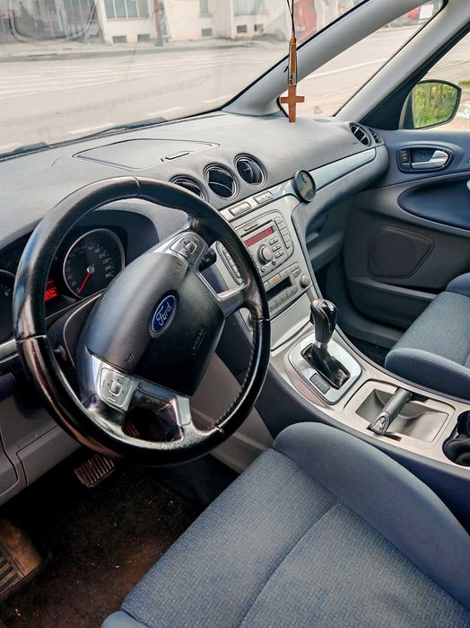 Ford Семеен автомобил