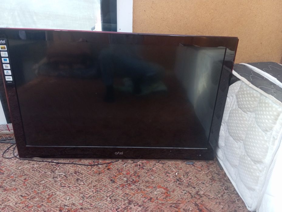 Продам артель телевизор
