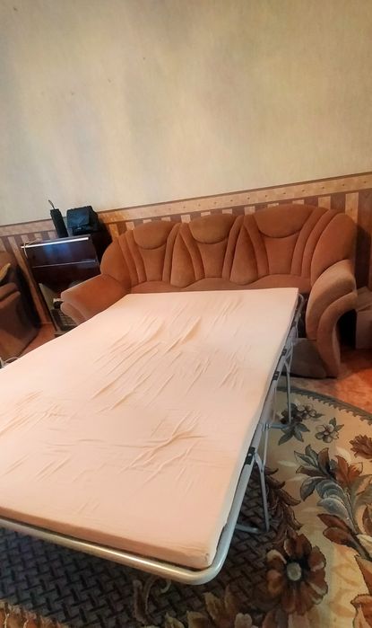 Диван и кресло .