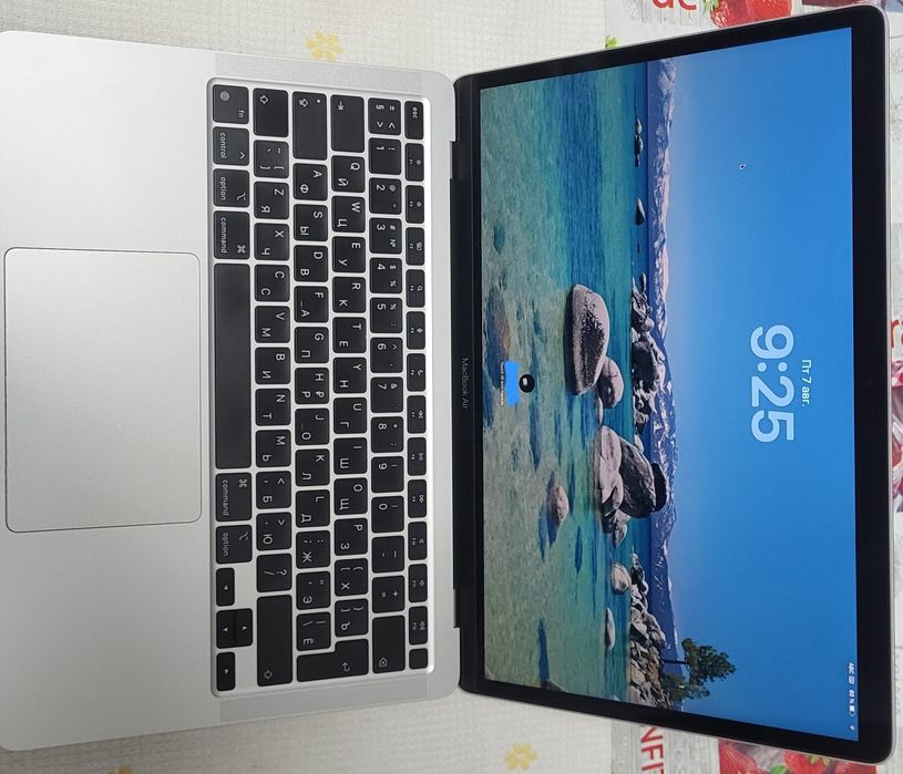 Macbook air m1 2020 8/256gb