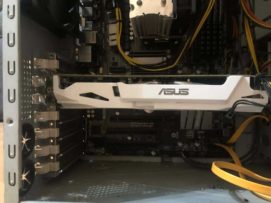 Calculator AMD FX8350 ,ASUS GTX1060 6gb,16 GB ram,Monitor Philips 21''